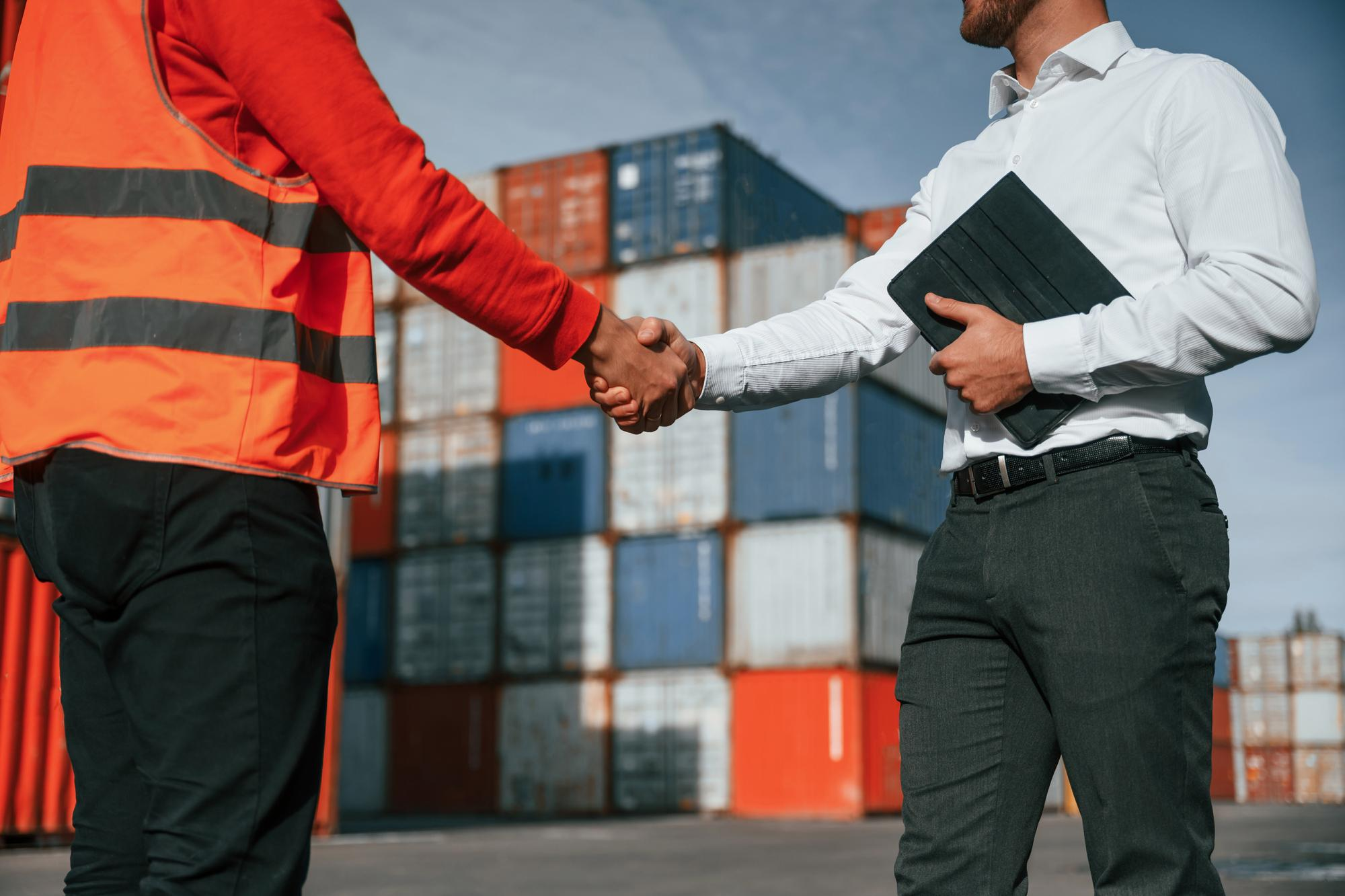 Como o atendimento consultivo transforma a relação entre embarcador e transportador